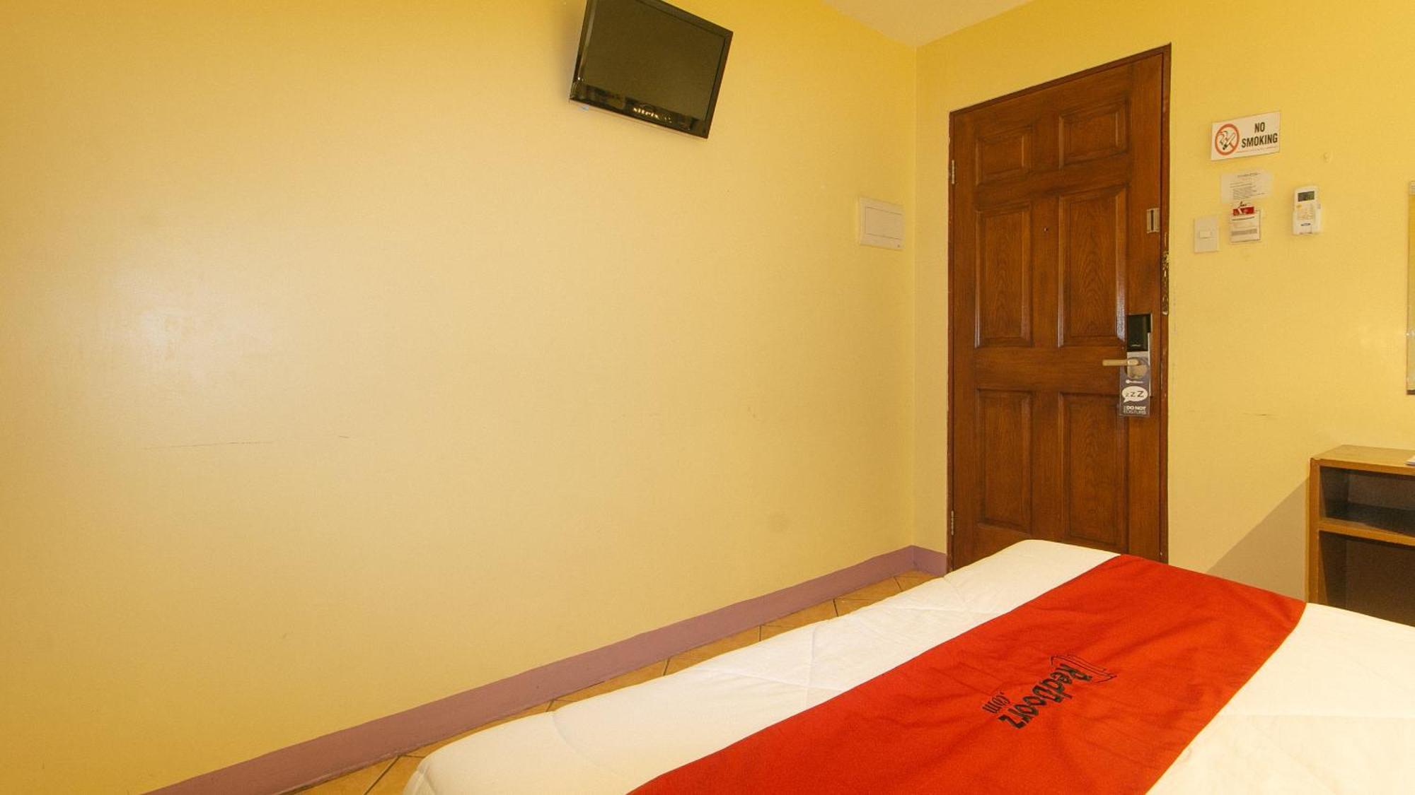 Reddoorz At Comfy Inn Ermita Manila Exterior foto